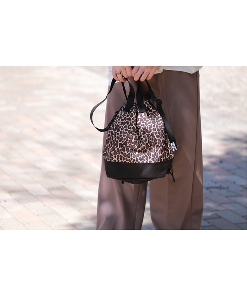 Drifter(ドリフター)の「《追加2》【Drifter/ドリフター】別注 DRAWSTRING BUCKET SMU:バッグ(ショルダーバッグ・レディース・ブラック系その他/ベージュ/ブラック・FREE)」の12枚目の写真