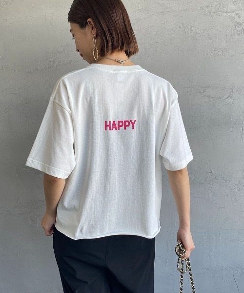 SCREEN STARS（スクリーンスターズ）の「[SCREEN STARS/スクリーンスターズ] 別注 カットオフ ロゴプリントTシャツ（Tシャツ/カットソー・レディース・ホワイト/ベージュ/ホワイト系1/ピンク/イエロー/ホワイト系/ダークグリーン/ダークグレー・F）」の4枚目の写真