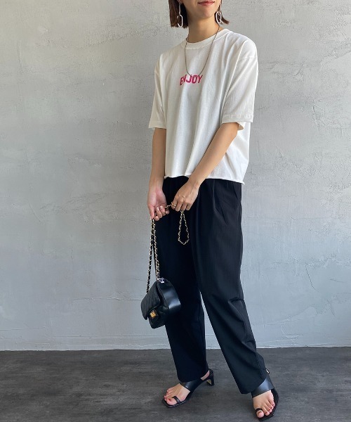 SCREEN STARS（スクリーンスターズ）の「[SCREEN STARS/スクリーンスターズ] 別注 カットオフ ロゴプリントTシャツ（Tシャツ/カットソー・レディース・ホワイト/ベージュ/ホワイト系1/ピンク/イエロー/ホワイト系/ダークグリーン/ダークグレー・F）」の11枚目の写真