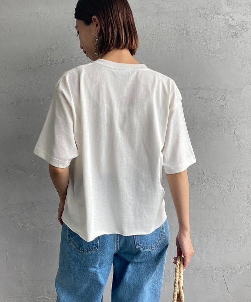 SCREEN STARS（スクリーンスターズ）の「[SCREEN STARS/スクリーンスターズ] 別注 カットオフ ロゴプリントTシャツ（Tシャツ/カットソー・レディース・ホワイト/ベージュ/ホワイト系1/ピンク/イエロー/ホワイト系/ダークグリーン/ダークグレー・F）」の22枚目の写真