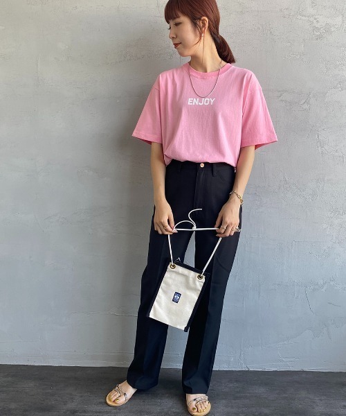 SCREEN STARS（スクリーンスターズ）の「[SCREEN STARS/スクリーンスターズ] 別注 カットオフ ロゴプリントTシャツ（Tシャツ/カットソー・レディース・ホワイト/ベージュ/ホワイト系1/ピンク/イエロー/ホワイト系/ダークグリーン/ダークグレー・F）」の16枚目の写真