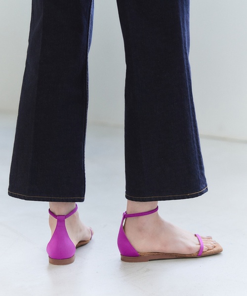 LE TALON（ルタロン）の「GRISE アンクルストレッチフラットサンダル