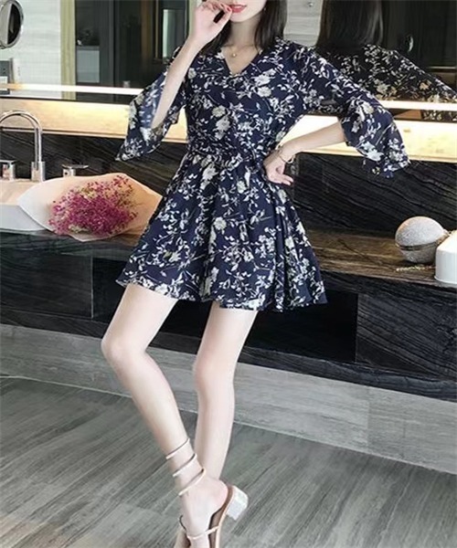 Dream garden（ドリームガーデン）の「総柄シフォンワンピース（ワンピース・レディース・ベージュ/ネイビー・S/M/L）」の13枚目の写真