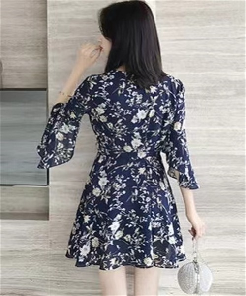 Dream garden（ドリームガーデン）の「総柄シフォンワンピース（ワンピース・レディース・ベージュ/ネイビー・S/M/L）」の14枚目の写真