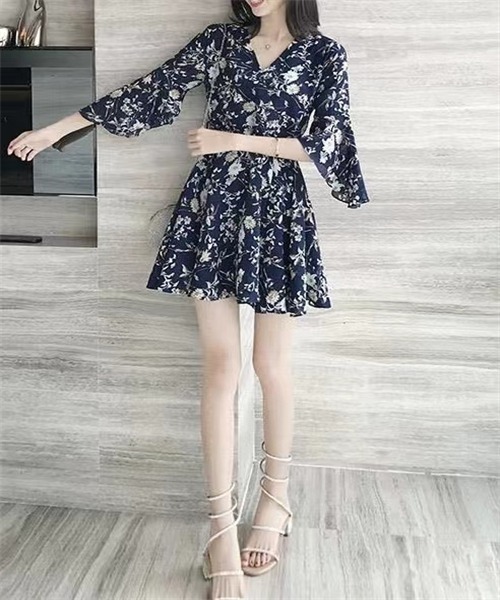Dream garden（ドリームガーデン）の「総柄シフォンワンピース（ワンピース・レディース・ベージュ/ネイビー・S/M/L）」の11枚目の写真