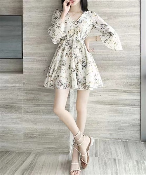 Dream garden（ドリームガーデン）の「総柄シフォンワンピース（ワンピース・レディース・ベージュ/ネイビー・S/M/L）」の5枚目の写真