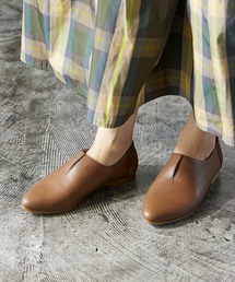 【WEB限定】Vカットフラットシューズ