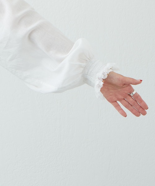 PUAL CE CIN（ピュアルセシン）の「レースシャーリングブラウス（シャツ/ブラウス・レディース・オフホワイト/ブラック・FREE）」の10枚目の写真