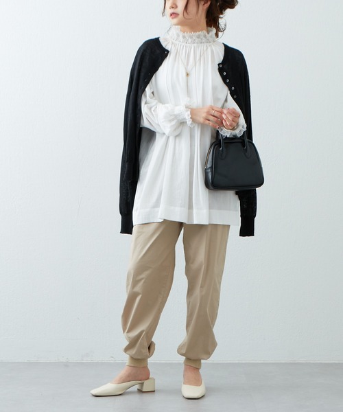 PUAL CE CIN（ピュアルセシン）の「レースシャーリングブラウス（シャツ/ブラウス・レディース・オフホワイト/ブラック・FREE）」の18枚目の写真