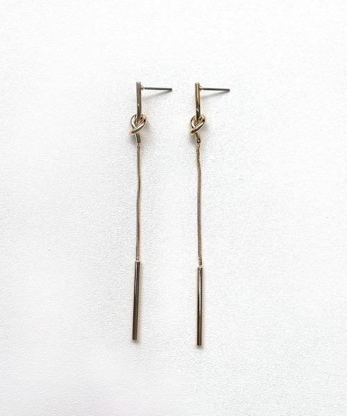 CEMONEMO(セモネモ)の「【金属アレルギー対応】 ノット スネークチェーン ロングピアス / ニッケルフリー(ピアス(両耳用)・レディース・シルバー/ゴールド・FREE)」の3枚目の写真