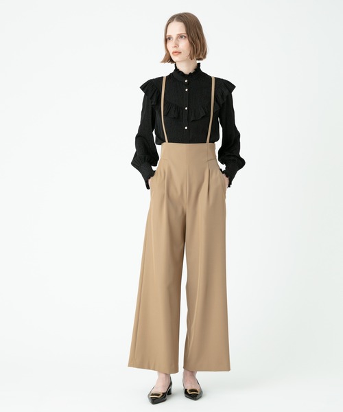 allureville（アルアバイル）の「スキニーストラップサロペットパンツ（その他パンツ・レディース・ベージュ/ブラック・1/2）」の3枚目の写真