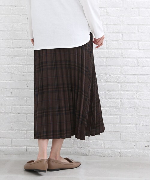 SHOO・LA・RUE（シューラルー）の「◆シーズンムード高まる チェック柄 プリーツスカート（スカート・レディース・ベージュ系その他2/ダークブラウン系1/ネイビー系1/イエロー系9・00）」の17枚目の写真
