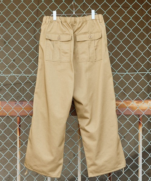 MONO-MART(モノマート)の「ワイドテーパード 裾ドローコード サーカス パラシュートパンツ(その他パンツ・メンズ・ブラック/ネイビー/ベージュ/オリーブ/アイボリー/ダークオリーブ/ブラウン・M/L/XL/S)」の10枚目の写真