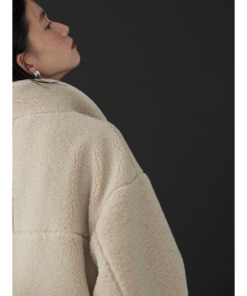 AMERICAN HOLIC(アメリカンホリック)の「スタンドカラーボアブルゾン(ブルゾン・レディース・ベージュ/ブラック・L/M)」の19枚目の写真