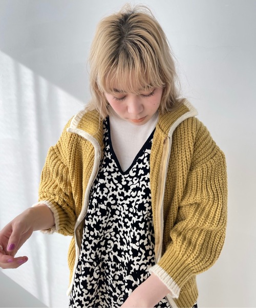 SANSeLF（サンセルフ）の「フロントカラージップニットトップス