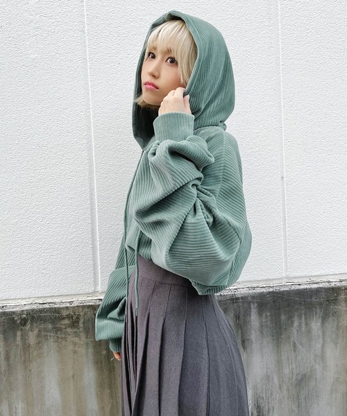 Figments（フィグメンツ）の「コーデュロイクロップドパーカー（パーカー・レディース・ブラウン/グレー/グリーン系その他・FREE）」の10枚目の写真