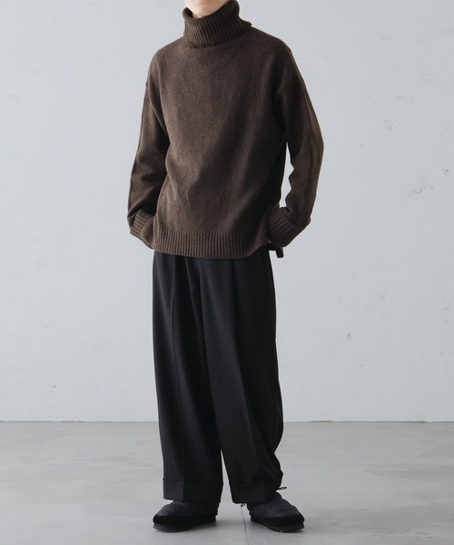 epnok（エプノック）の「サイドスリットタートルネックニット（ニット/セーター・メンズ・ブラウン/カーキ/ダークブラウン・SMALL/MEDIUM/LARGE）」の5枚目の写真