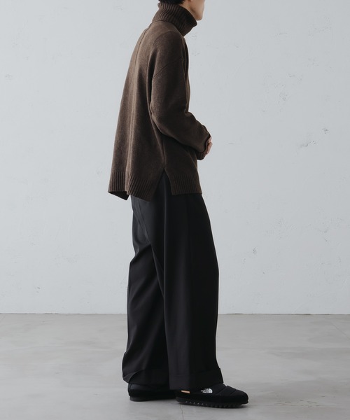 epnok（エプノック）の「サイドスリットタートルネックニット（ニット/セーター・メンズ・ブラウン/カーキ/ダークブラウン・SMALL/MEDIUM/LARGE）」の6枚目の写真