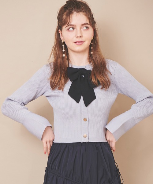 31 Sons de mode（トランテアン　ソン　ドゥ　モード）の「リボン付きクロップドリブカーディガン（カーディガン/ボレロ・レディース・オフホワイト/ネイビー/サックスブルー・36）」の10枚目の写真