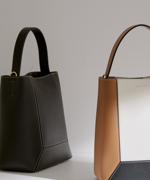 ROPE'(ロペ)の「シームデザインバケットミドルバッグ(ハンドバッグ・レディース・ブラック/オフホワイト/イエロー系その他3・FREE)」の2枚目の写真