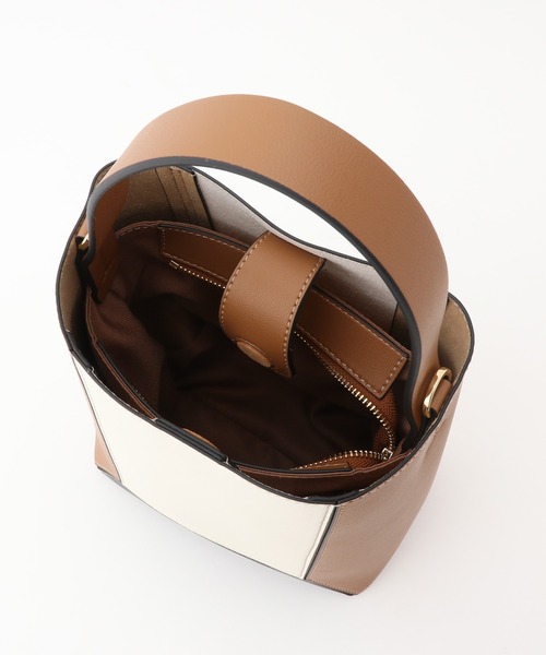 ROPE'(ロペ)の「シームデザインバケットミドルバッグ(ハンドバッグ・レディース・ブラック/オフホワイト/イエロー系その他3・FREE)」の13枚目の写真