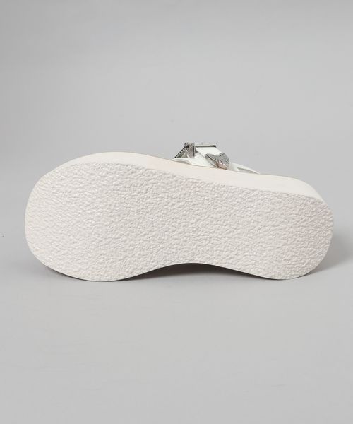 JEANASIS(ジーナシス)の「ウエスタンベルトサンダル/196787(サンダル・レディース・ブラック/ホワイト・MEDIUM/LARGE)」の4枚目の写真
