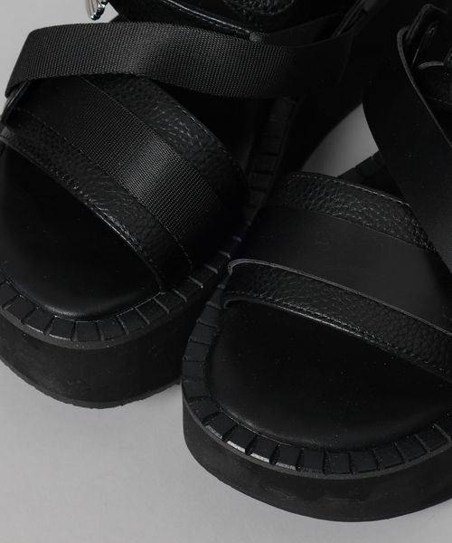 JEANASIS(ジーナシス)の「ウエスタンベルトサンダル/196787(サンダル・レディース・ブラック/ホワイト・MEDIUM/LARGE)」の12枚目の写真