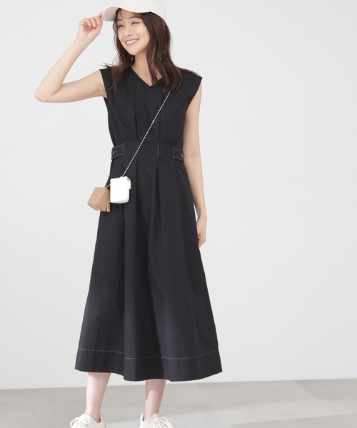 N.（N. Natural Beauty Basic）（エヌエヌナチュラルビューティーベーシック）の「◆ウエストタック脇ボタンノースリーブワンピース（ワンピース・レディース・クリーム/ブラック/ベージュ・SMALL/MEDIUM）」の2枚目の写真