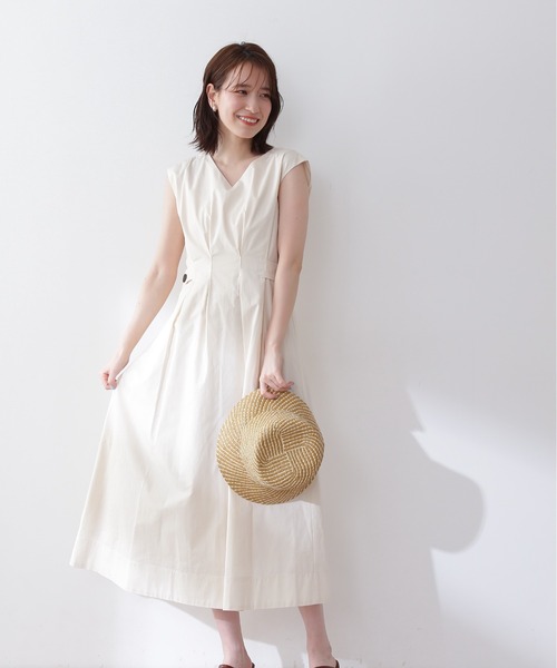 N.（N. Natural Beauty Basic）（エヌエヌナチュラルビューティーベーシック）の「◆ウエストタック脇ボタンノースリーブワンピース（ワンピース・レディース・クリーム/ブラック/ベージュ・SMALL/MEDIUM）」の9枚目の写真