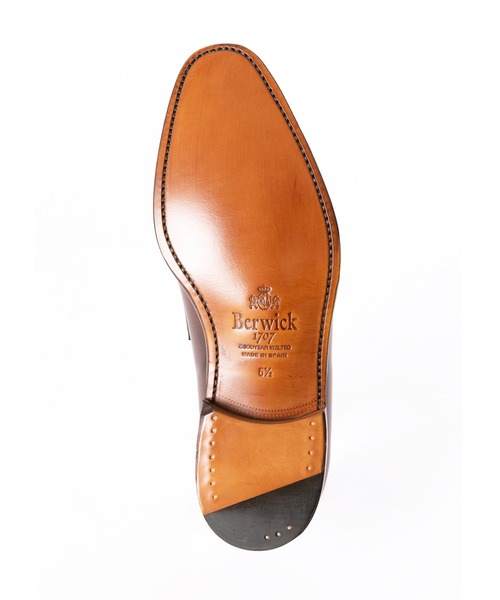 Berwick 黒 レザー ローファー タッセル付き NEW ARRIVAL – バーウィック オンラインストア