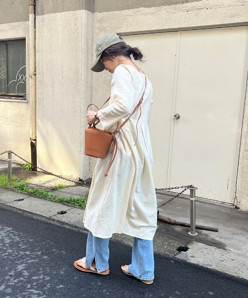 ISOOK(アイスー)の「Tuck flare linen one-piece / タックフレアリネンワンピース(chiica select)(ワンピース・レディース・アイボリー/ブラック・FREE)」の12枚目の写真