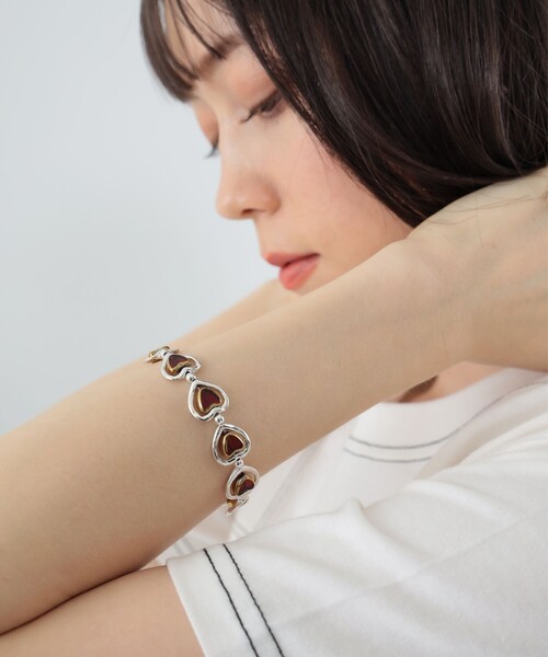 Ray BEAMS（レイビームス）の「〇Otro Accesorio / ハート レイヤード ブレスレッド（ブレスレット・レディース・レッド/ブラック・ONE SIZE）」の9枚目の写真