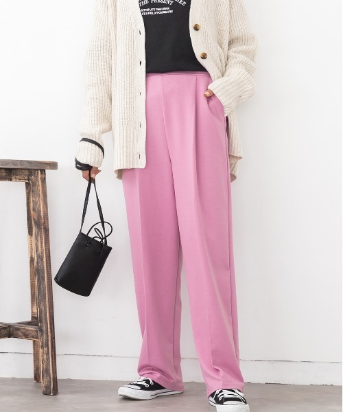 ad thie（アドティエ）の「センターシームタックテーパードパンツ（その他パンツ・レディース・ピンクベージュ/ダークグリーン/ブラック/ベビーピンク/ピンク/カーキ/スカイブルー/マスタード/ライトグリーン/ブルーグリーン/モカ/ネイビー/ボルドー/ラベンダー/イエロー/ベージュ・LL/SMALL/LARGE/MEDIUM）」の14枚目の写真