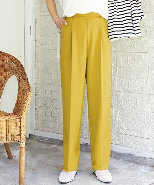 ad thie（アドティエ）の「センターシームタックテーパードパンツ（その他パンツ・レディース・ピンクベージュ/ダークグリーン/ブラック/ベビーピンク/ピンク/カーキ/スカイブルー/マスタード/ライトグリーン/ブルーグリーン/モカ/ネイビー/ボルドー/ラベンダー/イエロー/ベージュ・LL/SMALL/LARGE/MEDIUM）」の11枚目の写真