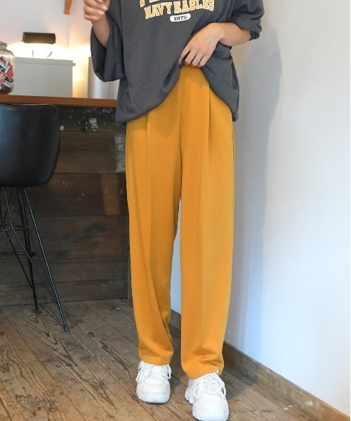 ad thie（アドティエ）の「センターシームタックテーパードパンツ（その他パンツ・レディース・ピンクベージュ/ダークグリーン/ブラック/ベビーピンク/ピンク/カーキ/スカイブルー/マスタード/ライトグリーン/ブルーグリーン/モカ/ネイビー/ボルドー/ラベンダー/イエロー/ベージュ・LL/SMALL/LARGE/MEDIUM）」の12枚目の写真