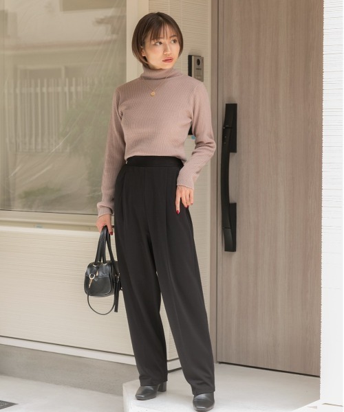 ad thie（アドティエ）の「センターシームタックテーパードパンツ（その他パンツ・レディース・ピンクベージュ/ダークグリーン/ブラック/ベビーピンク/ピンク/カーキ/スカイブルー/マスタード/ライトグリーン/ブルーグリーン/モカ/ネイビー/ボルドー/ラベンダー/イエロー/ベージュ・LL/SMALL/LARGE/MEDIUM）」の19枚目の写真