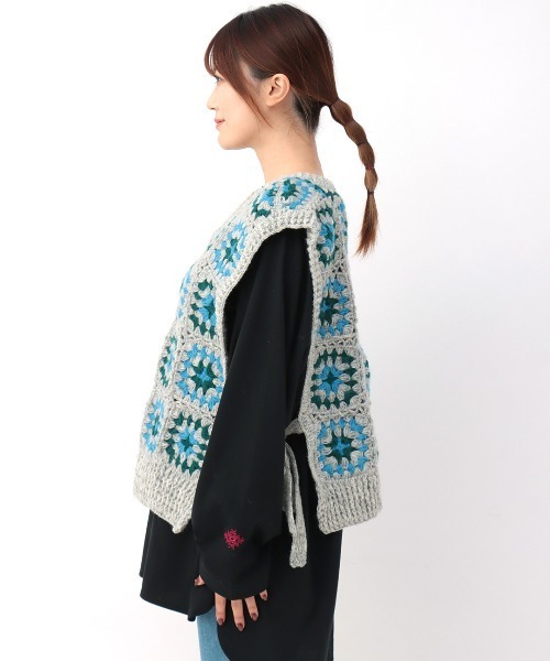 チチカカ(チチカカ)の「ハンドクロシェベスト(ベスト・レディース・グレー/ホワイト・FREE)」の12枚目の写真