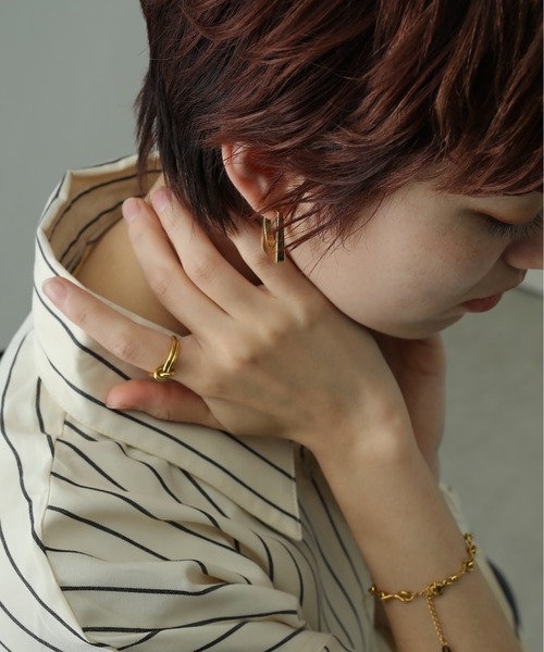 ORLEAN（オルレアン）の「【ORLEAN】フラットモチーフデザインピアス（ピアス（両耳用）・レディース・シルバー/ゴールド・フリー）」の5枚目の写真