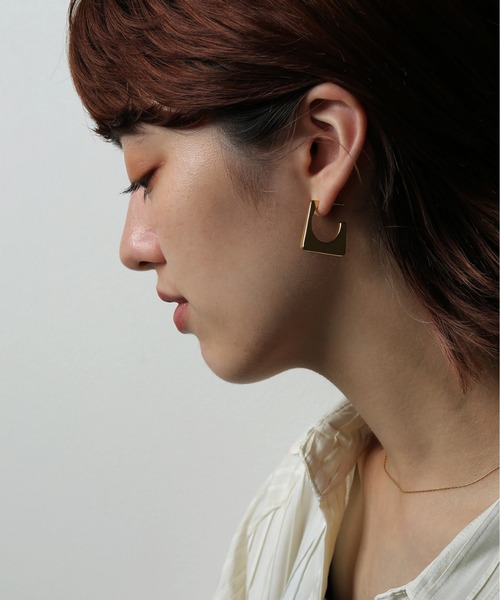 ORLEAN（オルレアン）の「【ORLEAN】フラットモチーフデザインピアス（ピアス（両耳用）・レディース・シルバー/ゴールド・フリー）」の9枚目の写真