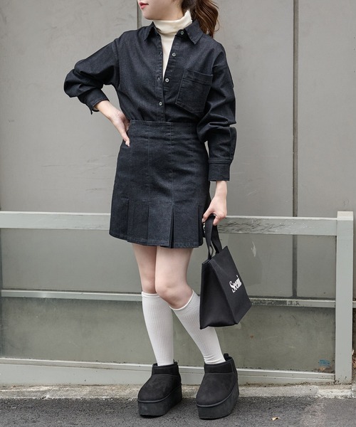 one after another NICE CLAUP(ワンアフターアナザーナイスクラップ)の「デニムシャツ/セットアップ対応(シャツ/ブラウス・レディース・ブルー/ネイビー/ブラック・FREE)」の12枚目の写真