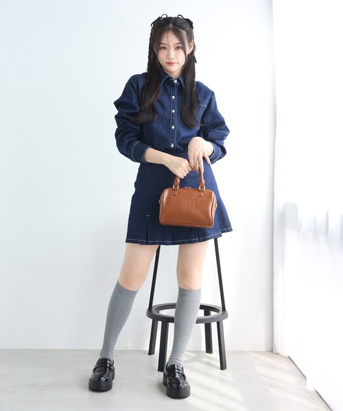 one after another NICE CLAUP(ワンアフターアナザーナイスクラップ)の「デニムシャツ/セットアップ対応(シャツ/ブラウス・レディース・ブルー/ネイビー/ブラック・FREE)」の8枚目の写真