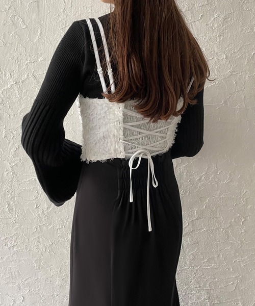 JUNOAH（ジュノア）の「バックレースアップフェザービスチェ（キャミソール・レディース・アイボリー/ホワイト/ブラック・X-LARGE/LARGE/MEDIUM）」の11枚目の写真