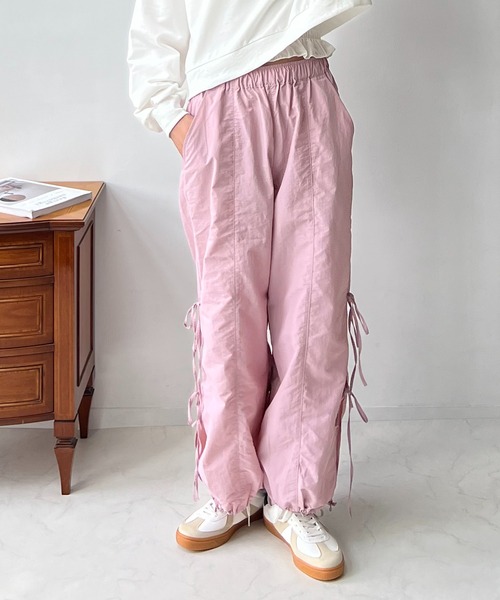 AS KNOW AS plus（アズノゥアズプラス）の「☆サイドリボンスリットカーゴパンツ（カーゴパンツ・レディース・ブラック/カーキ/ピンク・FREE）」の3枚目の写真