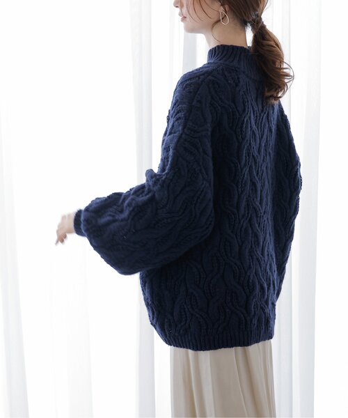 frames RAY CASSIN(フレームスレイカズン)の「ケーブルボリュームスリーブニット(ニット/セーター・レディース・グレイッシュベージュ/オレンジ/キナリ/ネイビー・FREE)」の11枚目の写真