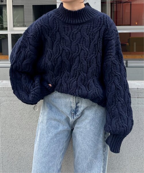 frames RAY CASSIN(フレームスレイカズン)の「ケーブルボリュームスリーブニット(ニット/セーター・レディース・グレイッシュベージュ/オレンジ/キナリ/ネイビー・FREE)」の9枚目の写真