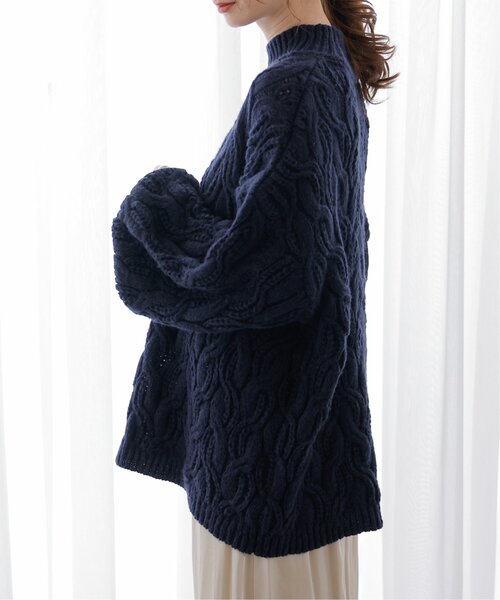 frames RAY CASSIN(フレームスレイカズン)の「ケーブルボリュームスリーブニット(ニット/セーター・レディース・グレイッシュベージュ/オレンジ/キナリ/ネイビー・FREE)」の7枚目の写真