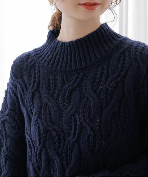 frames RAY CASSIN(フレームスレイカズン)の「ケーブルボリュームスリーブニット(ニット/セーター・レディース・グレイッシュベージュ/オレンジ/キナリ/ネイビー・FREE)」の5枚目の写真