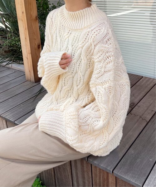 frames RAY CASSIN(フレームスレイカズン)の「ケーブルボリュームスリーブニット(ニット/セーター・レディース・グレイッシュベージュ/オレンジ/キナリ/ネイビー・FREE)」の17枚目の写真