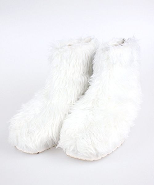 IKUMI(イクミ)の「【IKUMI】FAKE FUR BOOTS(ブーツ・レディース・ホワイト/ブラック・MEDIUM/LARGE/SMALL)」の2枚目の写真