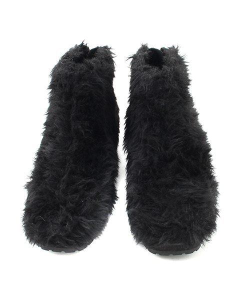 IKUMI(イクミ)の「【IKUMI】FAKE FUR BOOTS(ブーツ・レディース・ホワイト/ブラック・MEDIUM/LARGE/SMALL)」の4枚目の写真